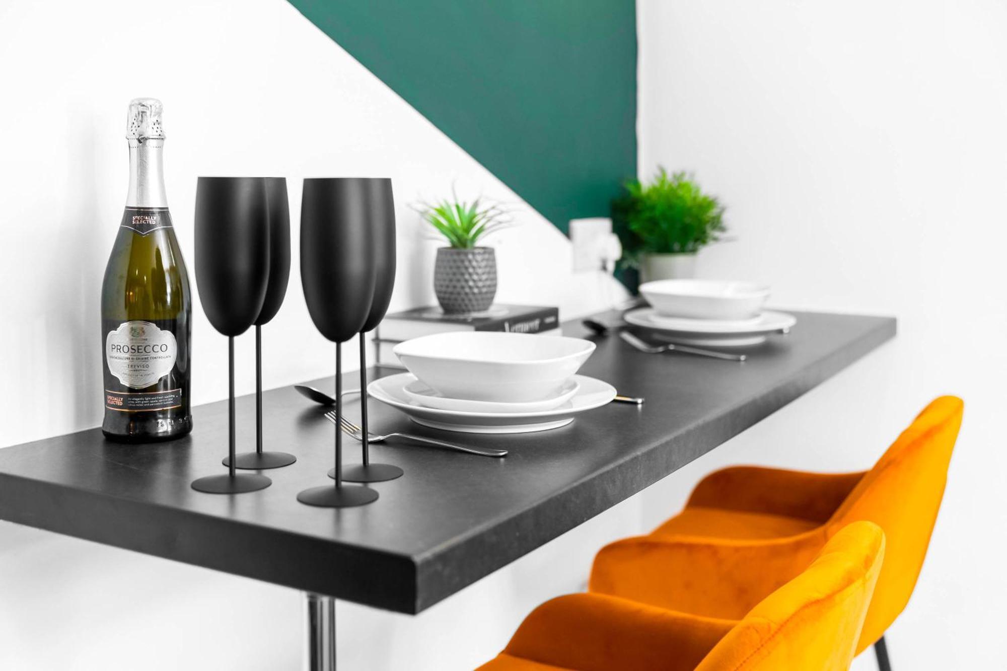 Luxury 3 Bedroom Apartment - Terrace - Near City Centre - Wifi - Smart Tv 1Mr Бирмингем Экстерьер фото