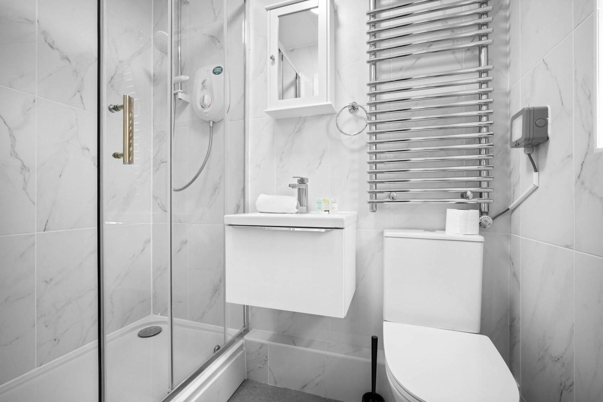 Luxury 3 Bedroom Apartment - Terrace - Near City Centre - Wifi - Smart Tv 1Mr Бирмингем Экстерьер фото